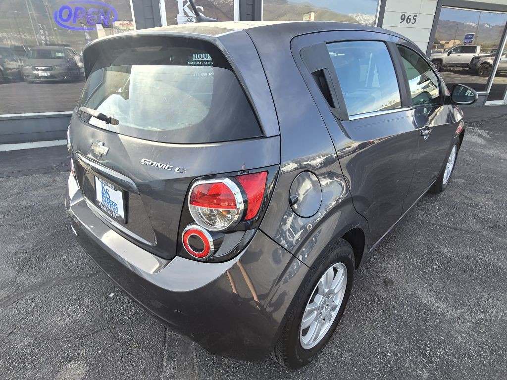 2013 Chevrolet Sonic Image 3