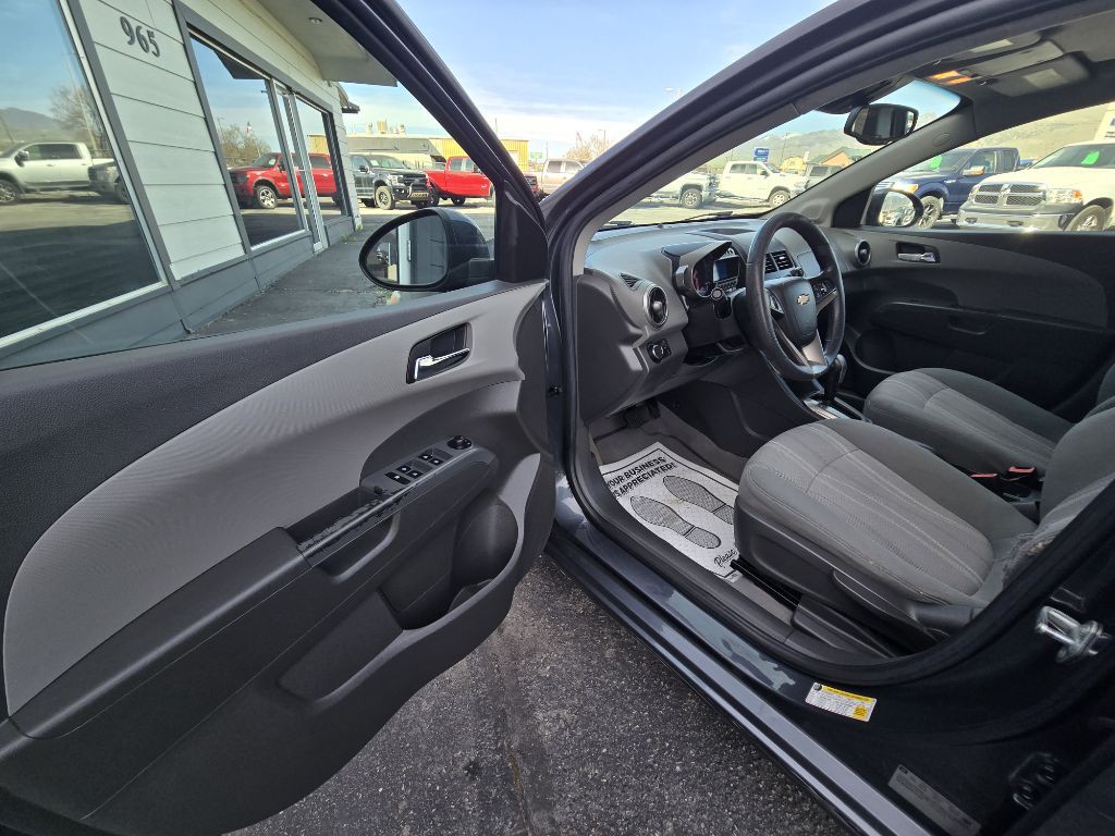 2013 Chevrolet Sonic Image 9