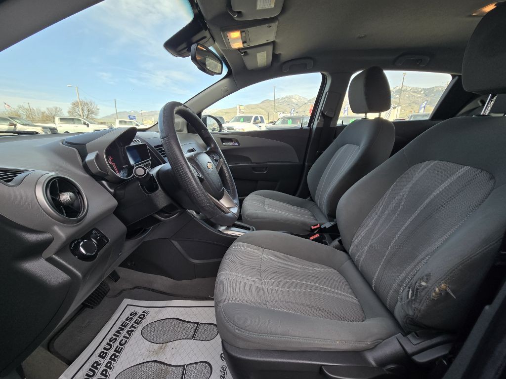 2013 Chevrolet Sonic Image 10