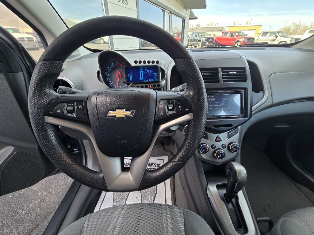 2013 Chevrolet Sonic Image 11