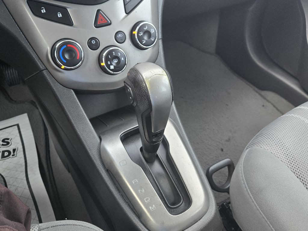 2013 Chevrolet Sonic Image 16