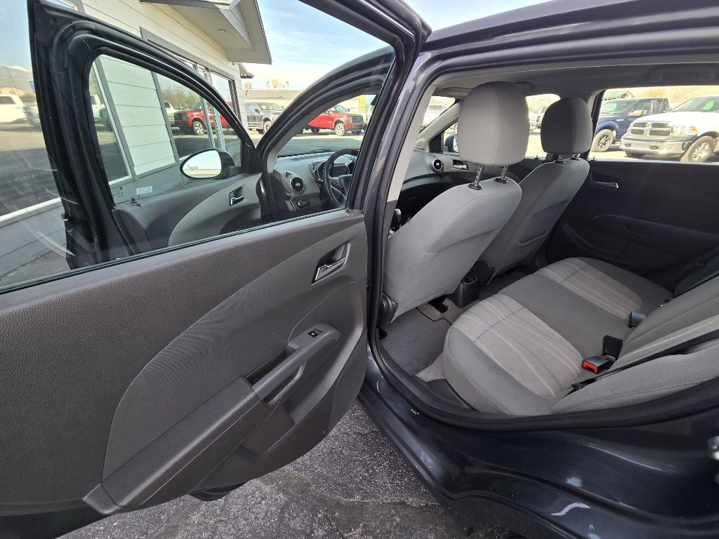 2013 Chevrolet Sonic Image 17