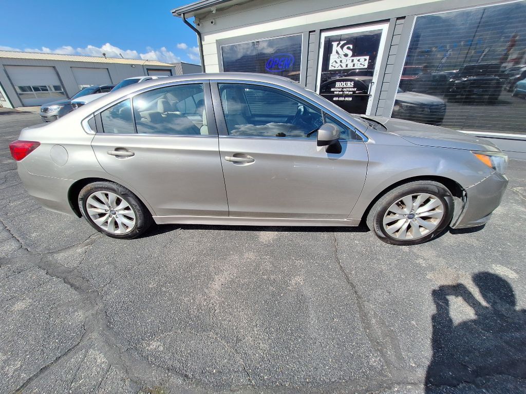 2017 Subaru Legacy Image 2