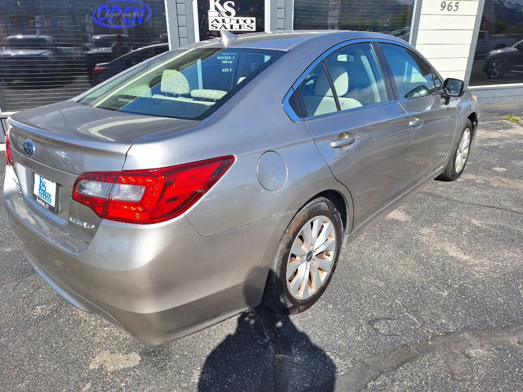 2017 Subaru Legacy Image 3