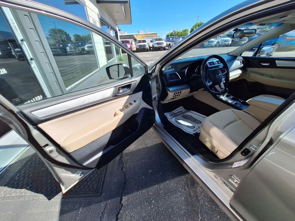 2017 Subaru Legacy Image 10
