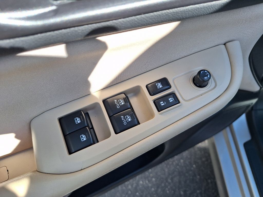 2017 Subaru Legacy Image 12