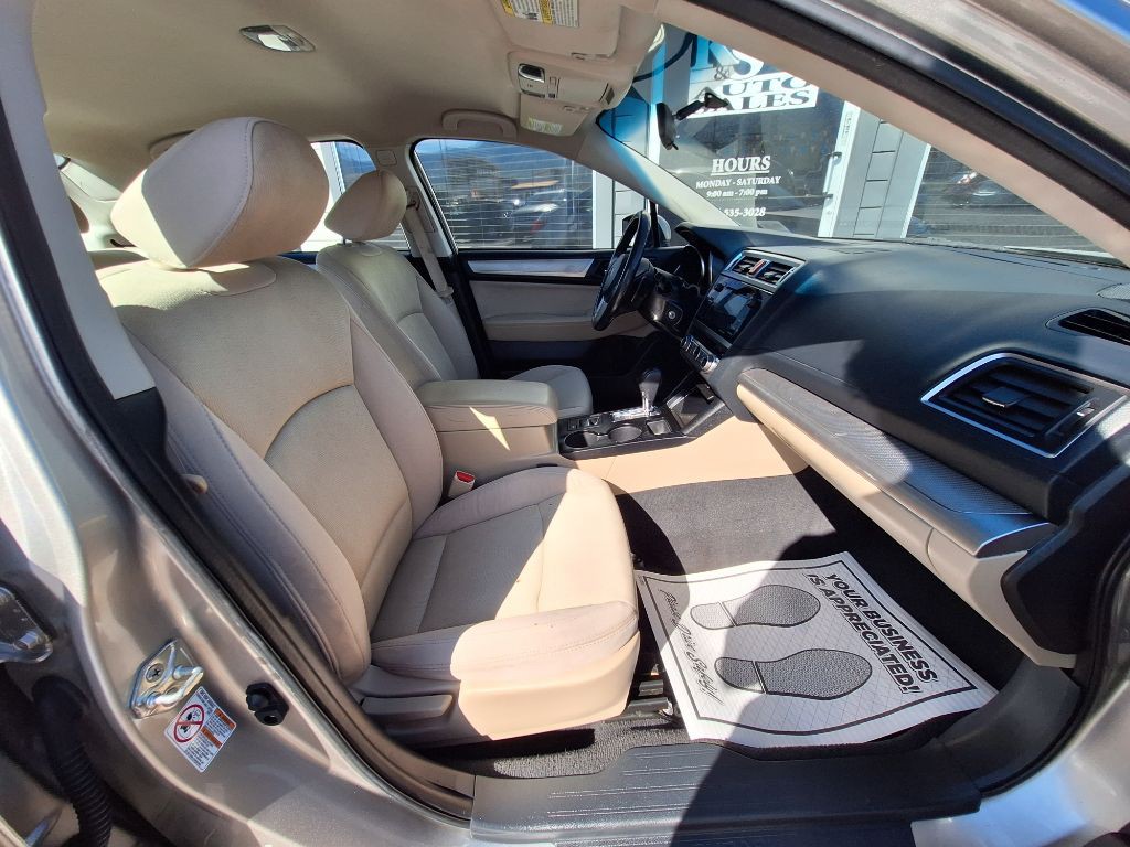 2017 Subaru Legacy Image 28