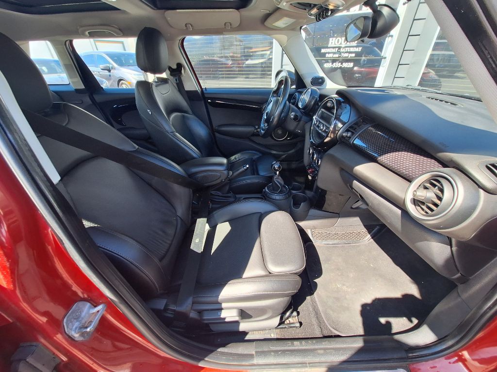 2015 MINI Cooper Image 25