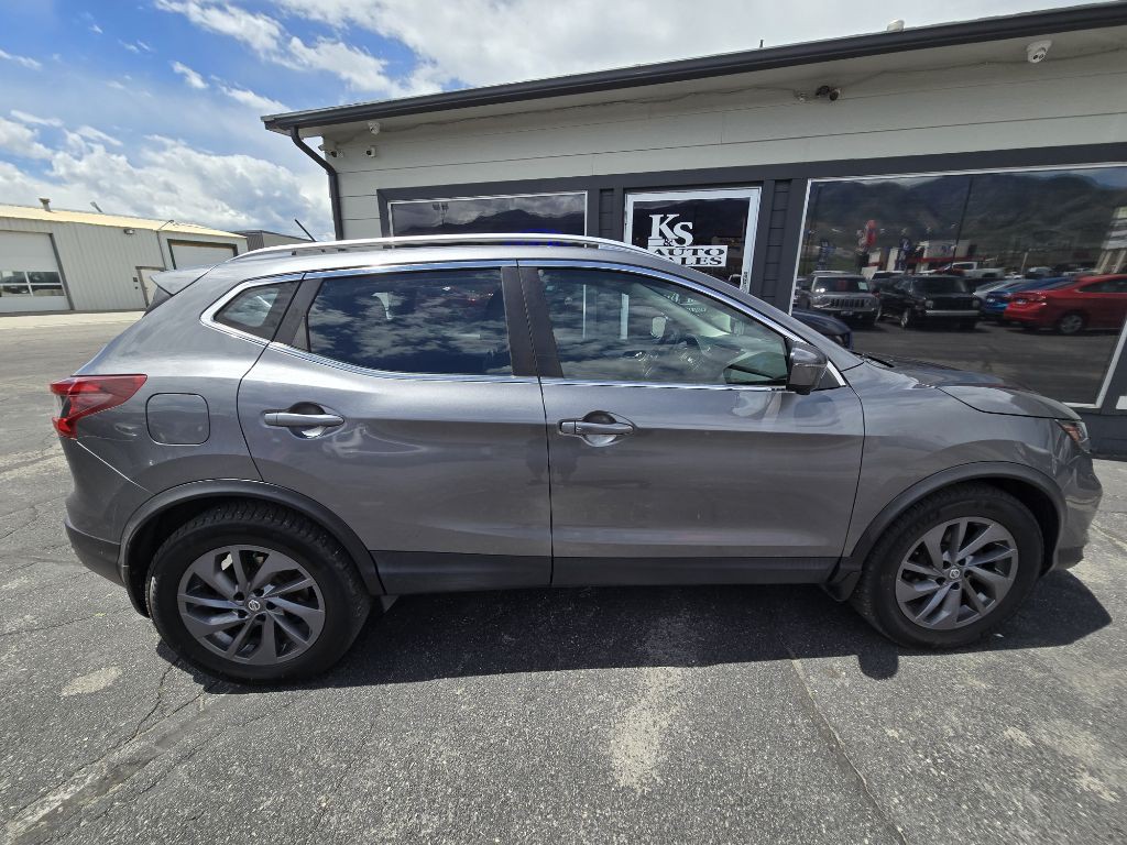 2020 Nissan Rogue Image 2