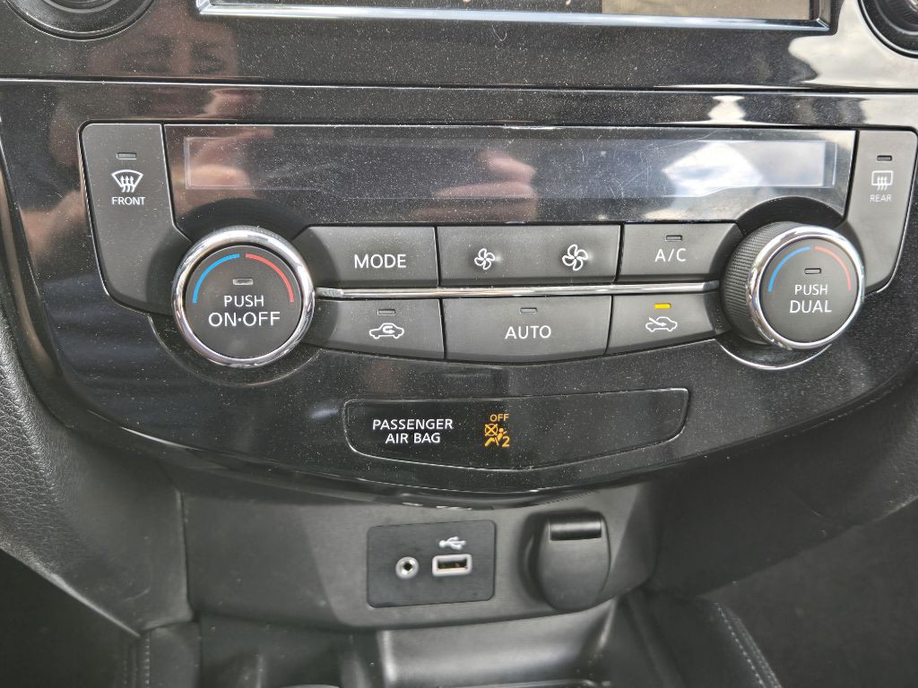 2020 Nissan Rogue Image 18