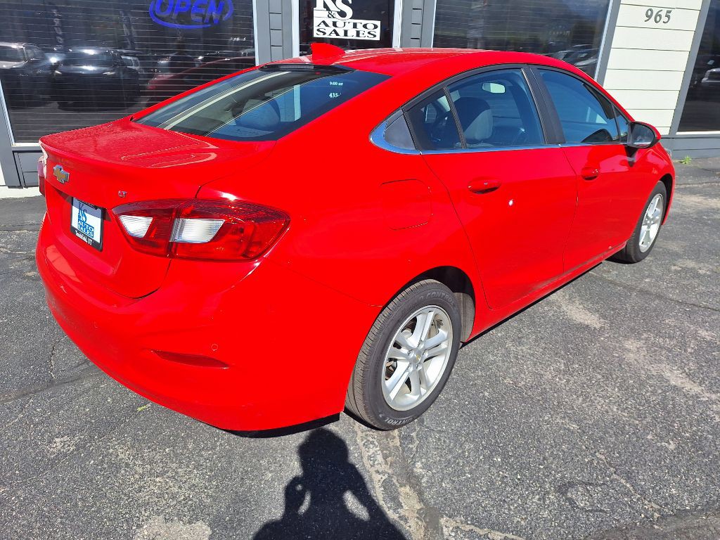 2018 Chevrolet Cruze Image 3
