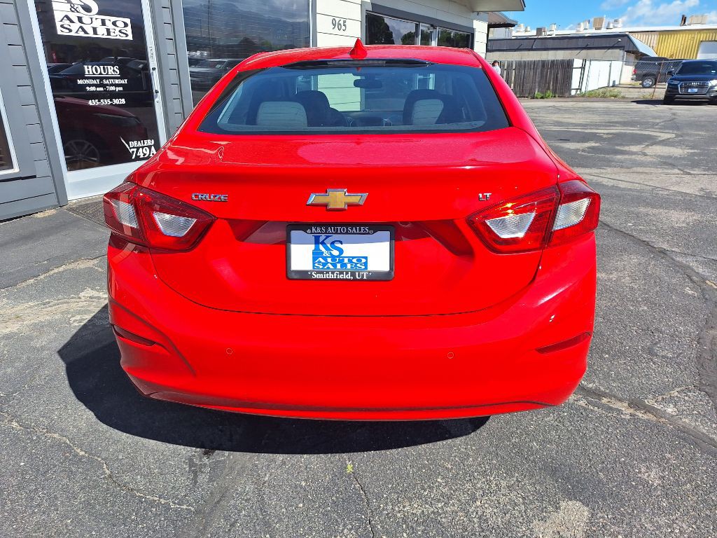 2018 Chevrolet Cruze Image 4