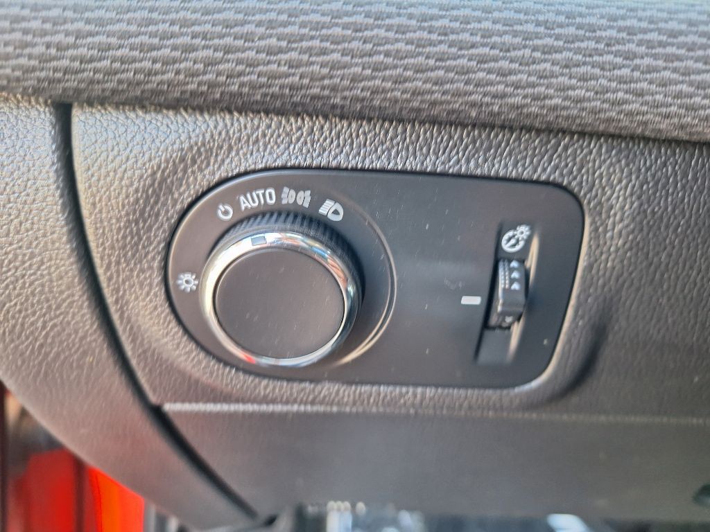 2018 Chevrolet Cruze Image 12