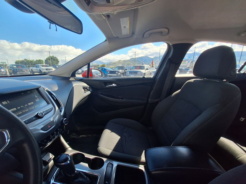 2018 Chevrolet Cruze Image 17