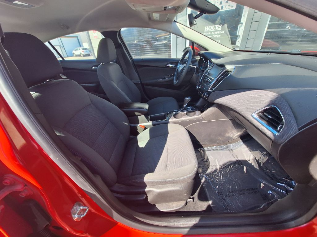 2018 Chevrolet Cruze Image 27
