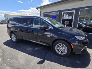 Image for 2023 Chrysler Pacifica Touring L ID: 7425198