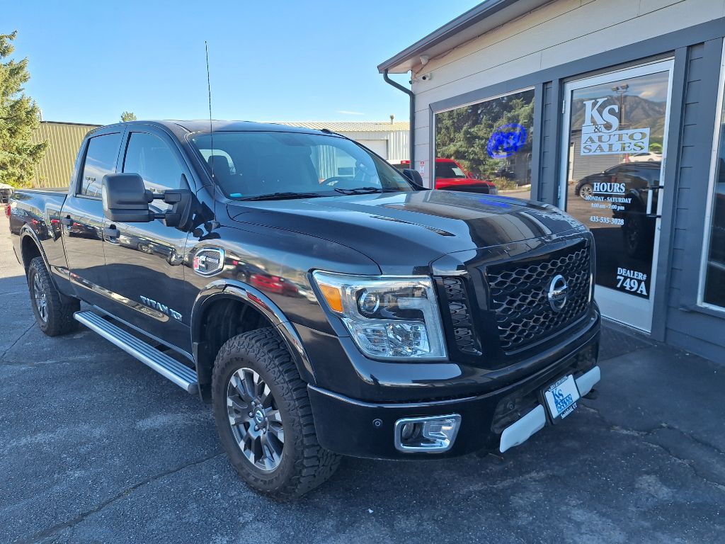2018 Nissan Titan Image 1