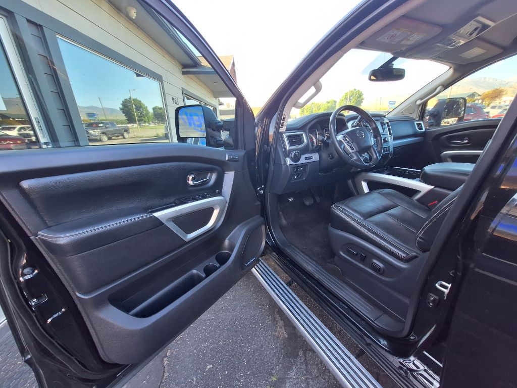 2018 Nissan Titan Image 8