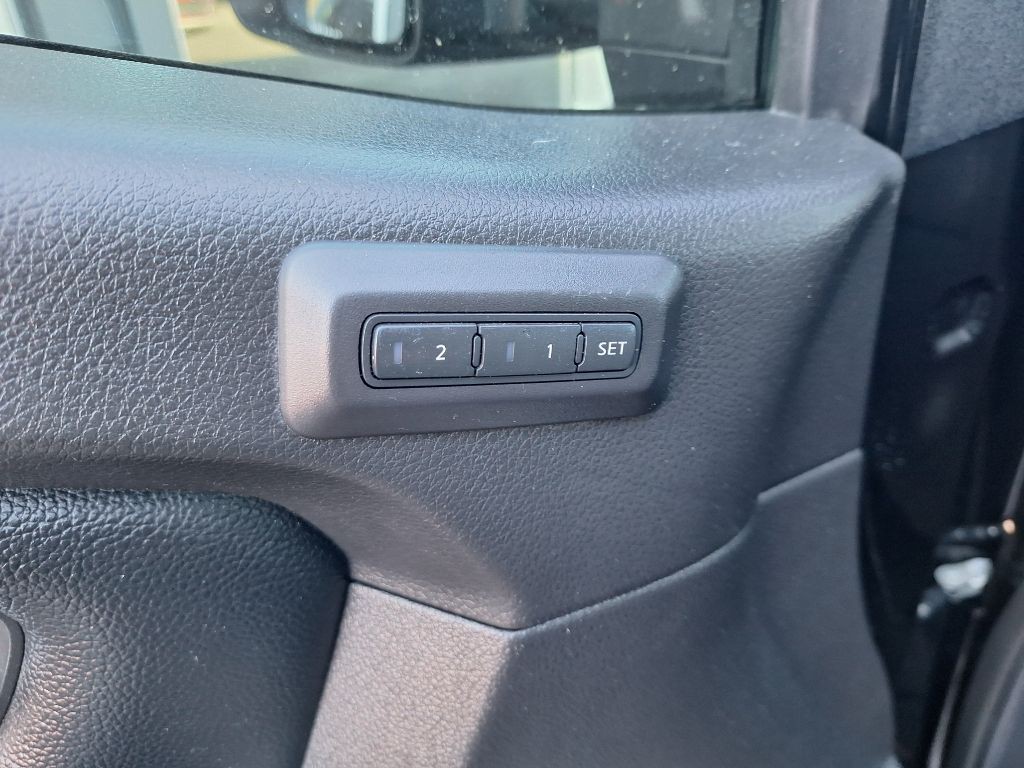 2018 Nissan Titan Image 10