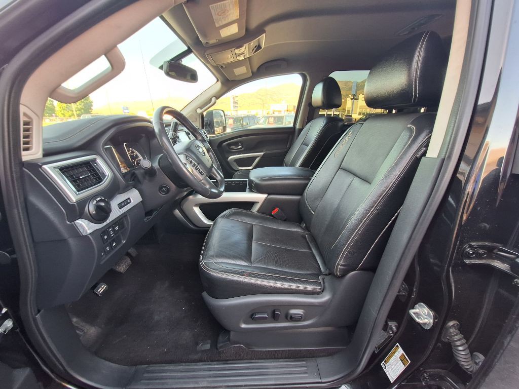 2018 Nissan Titan Image 11
