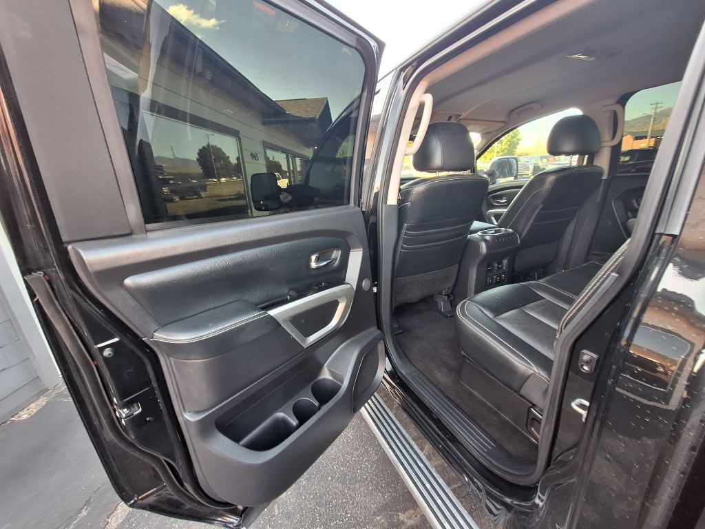 2018 Nissan Titan Image 20