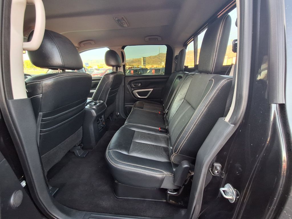 2018 Nissan Titan Image 21