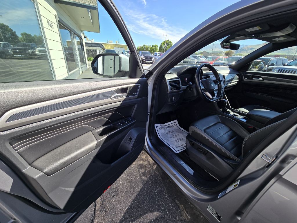 2020 Volkswagen Atlas Cross Sport Image 9
