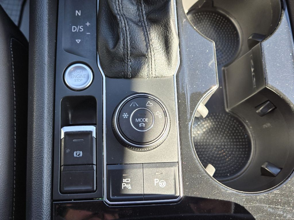 2020 Volkswagen Atlas Cross Sport Image 22