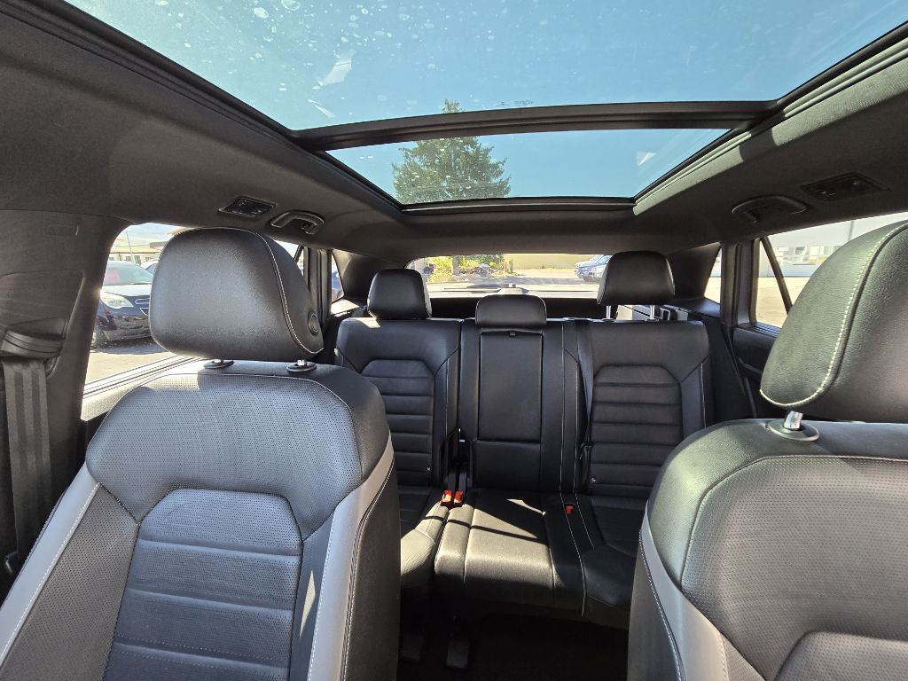 2020 Volkswagen Atlas Cross Sport Image 24