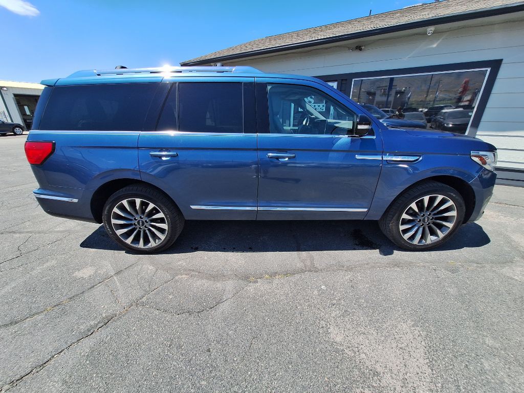2020 Lincoln Navigator Image 2