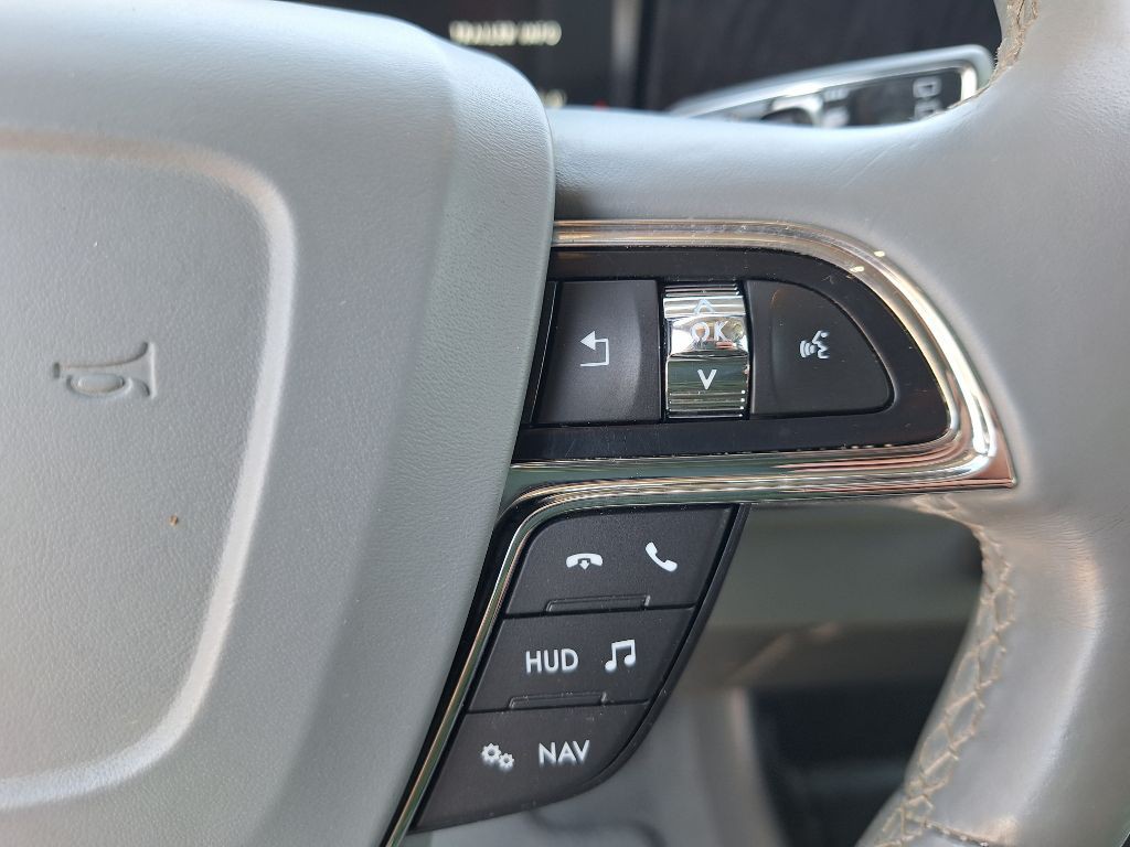 2020 Lincoln Navigator Image 16