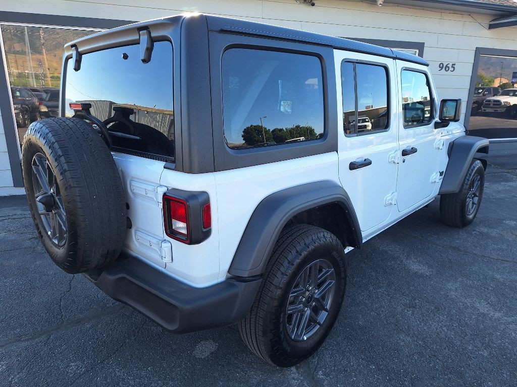 2025 Jeep Wrangler Image 3