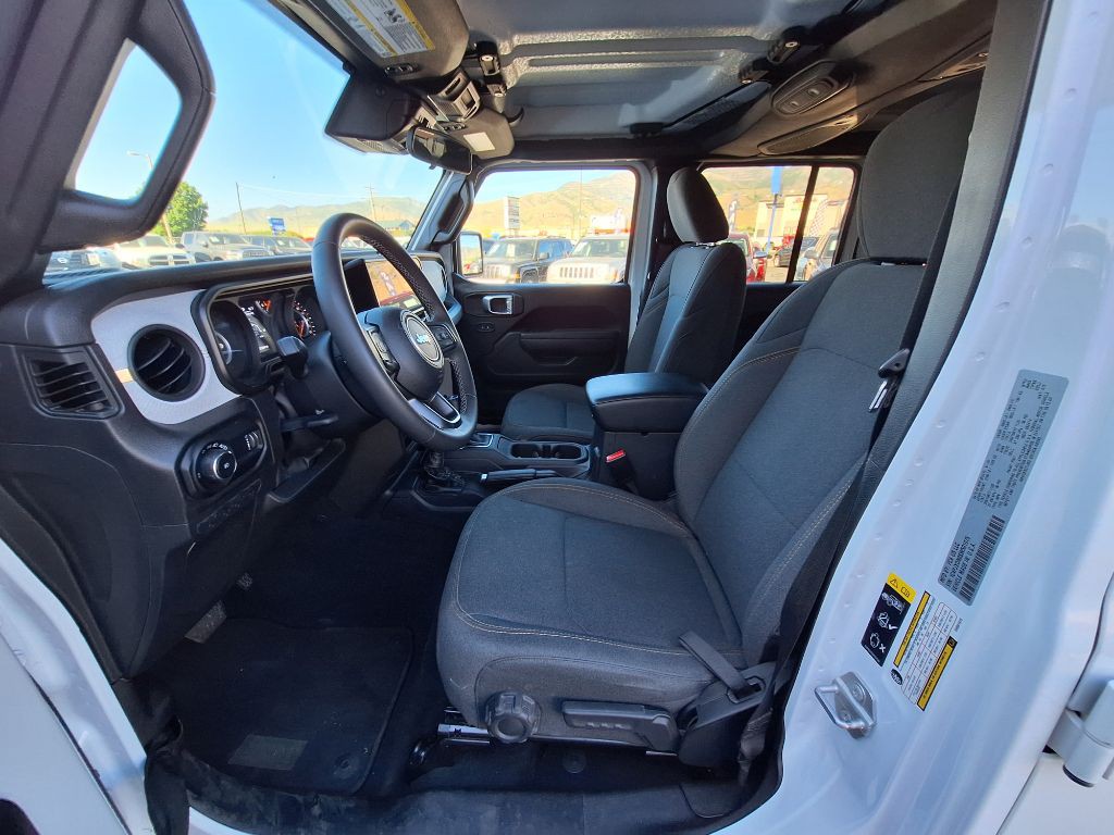 2025 Jeep Wrangler Image 12