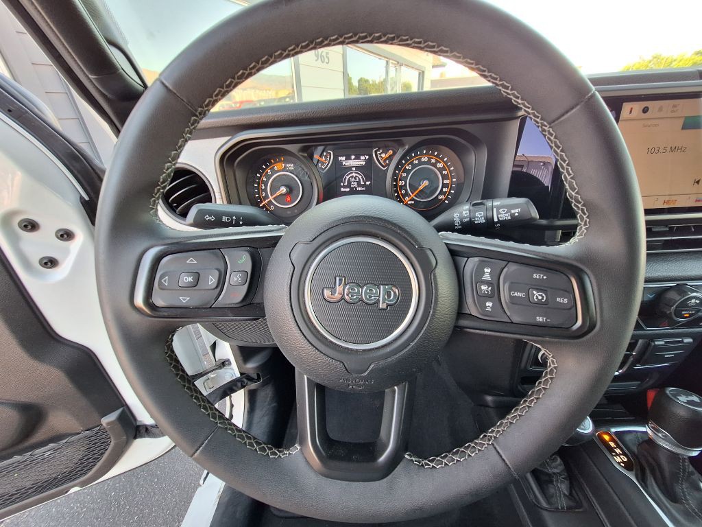 2025 Jeep Wrangler Image 14