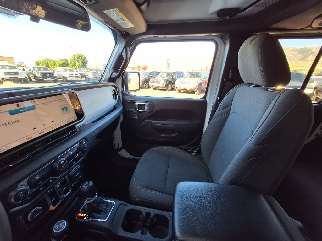 2025 Jeep Wrangler Image 22