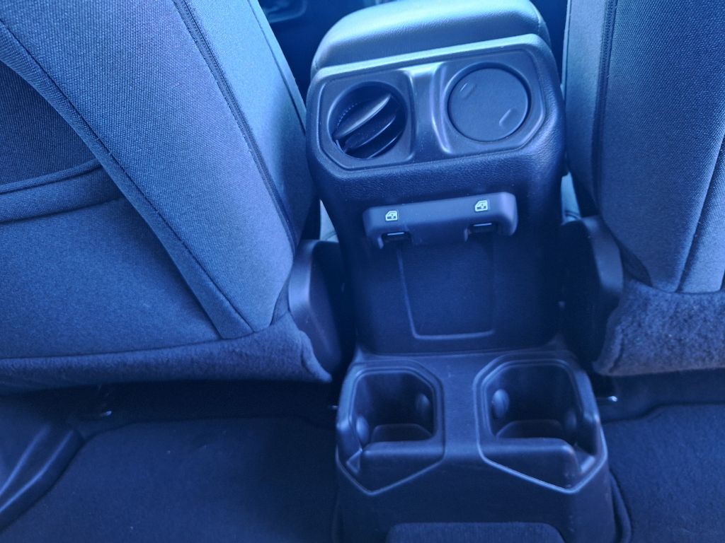 2025 Jeep Wrangler Image 31