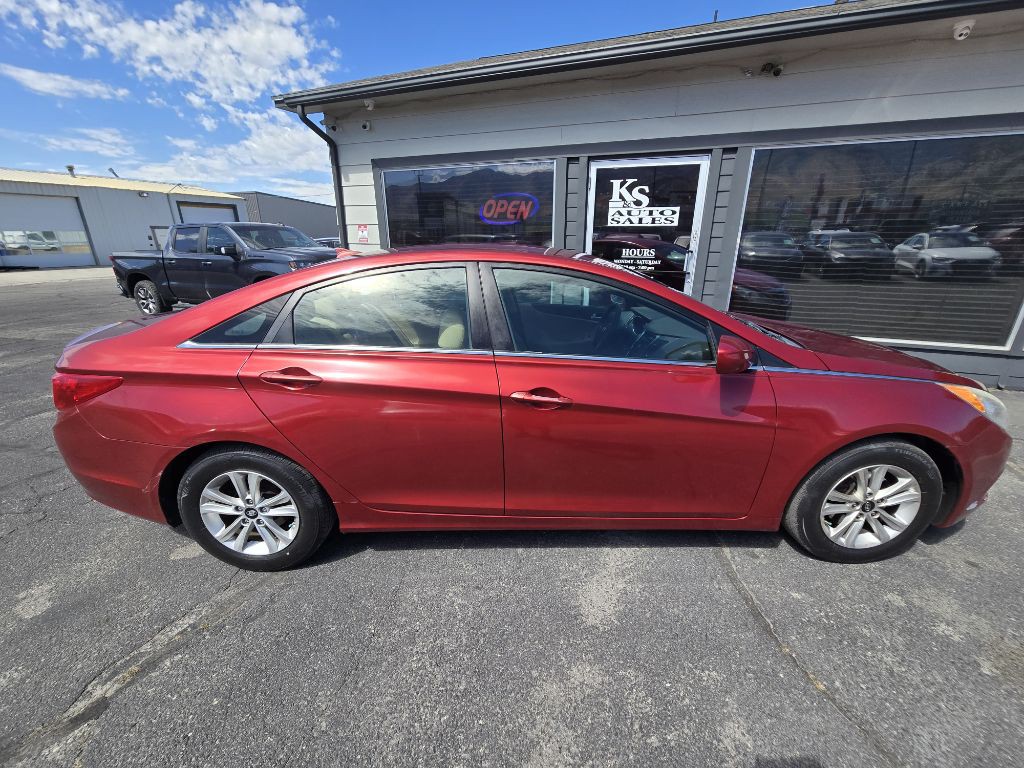 2013 Hyundai Sonata Image 2