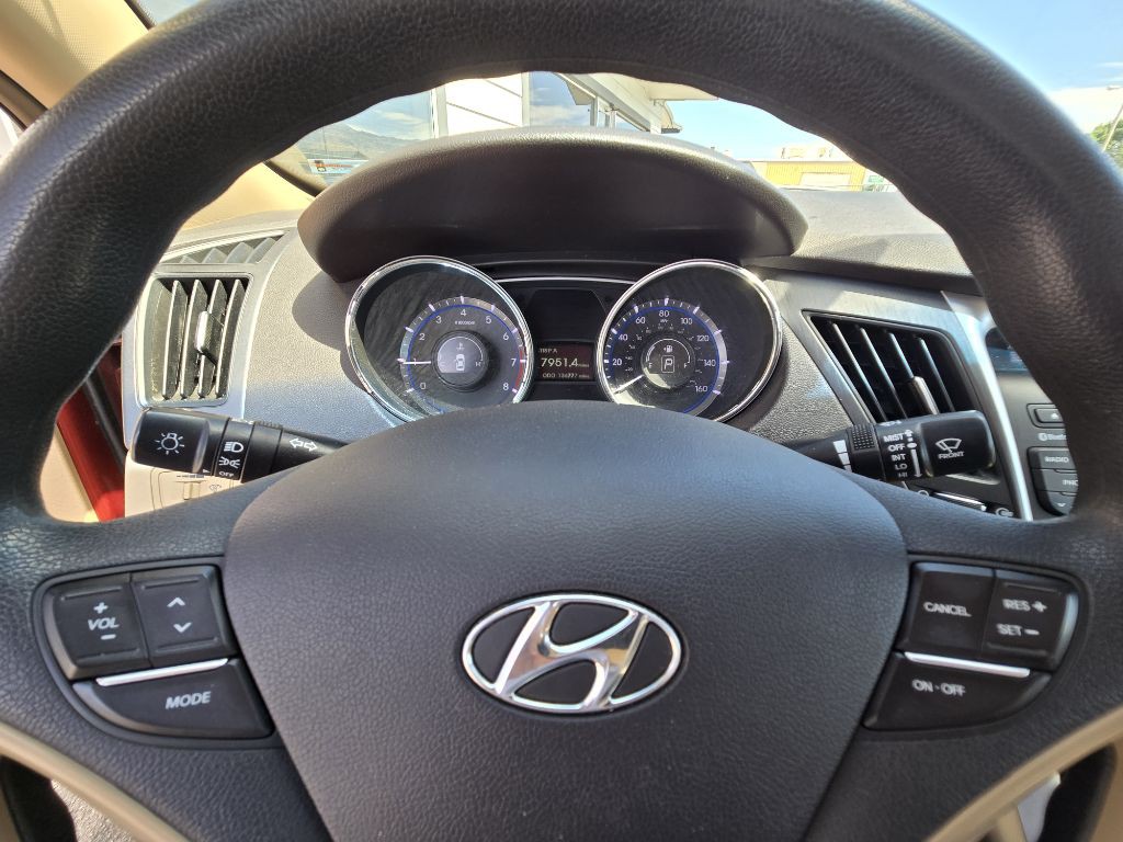 2013 Hyundai Sonata Image 12