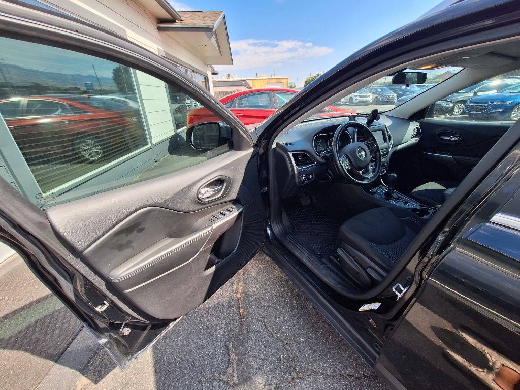 2019 Jeep Cherokee Image 10