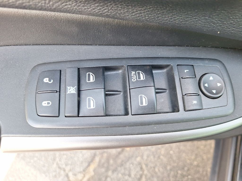 2019 Jeep Cherokee Image 12