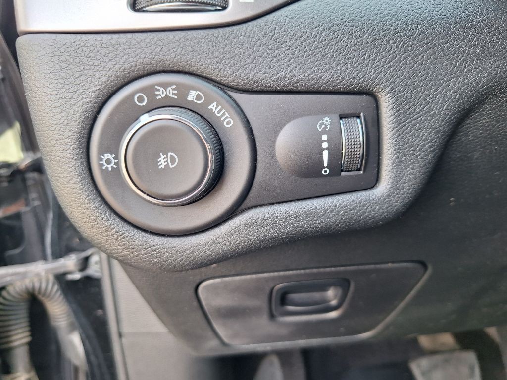 2019 Jeep Cherokee Image 13