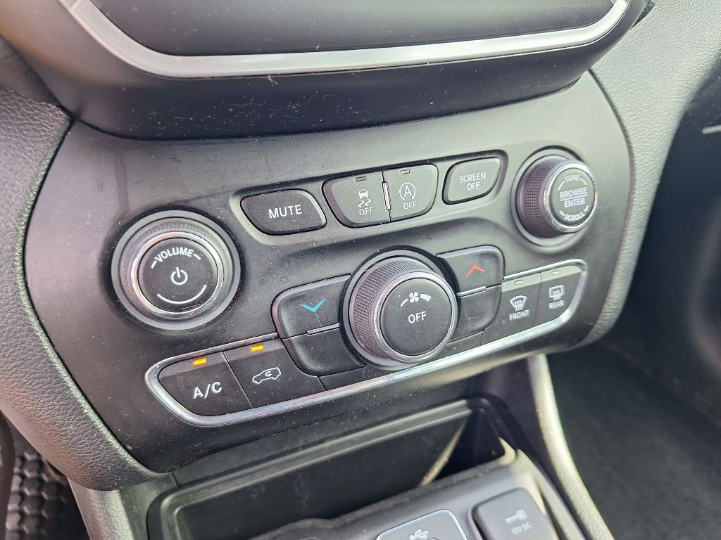 2019 Jeep Cherokee Image 18