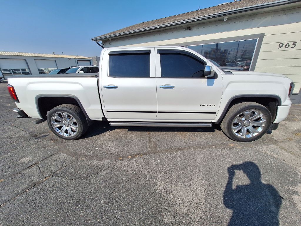 2018 GMC Sierra Image 2
