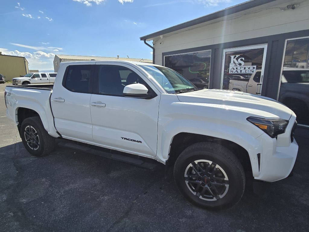 2024 Toyota Tacoma Image 1