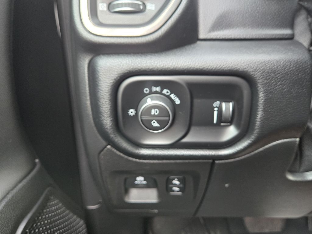 2020 RAM 1500 Image 12