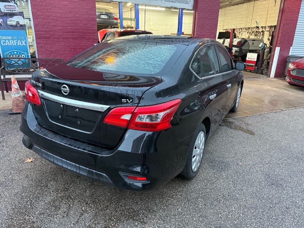 2017 Nissan Sentra Image 2