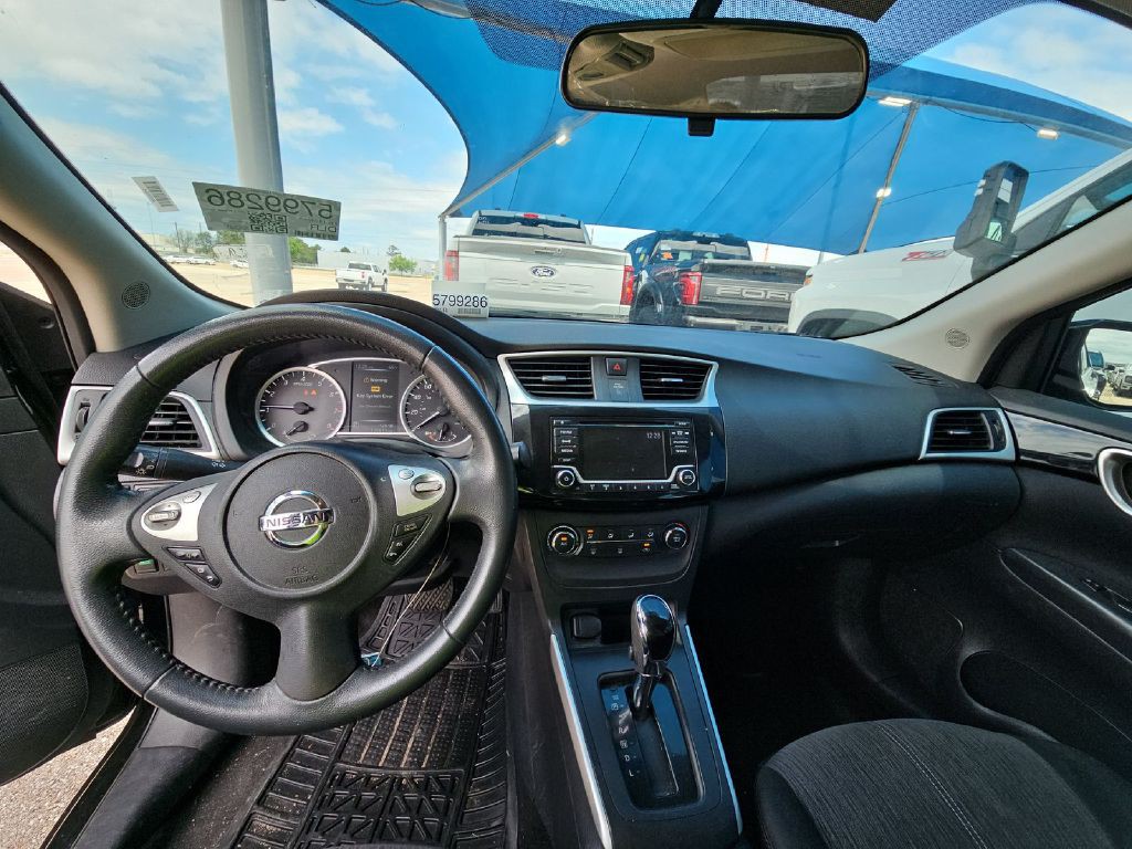 2017 Nissan Sentra Image 4