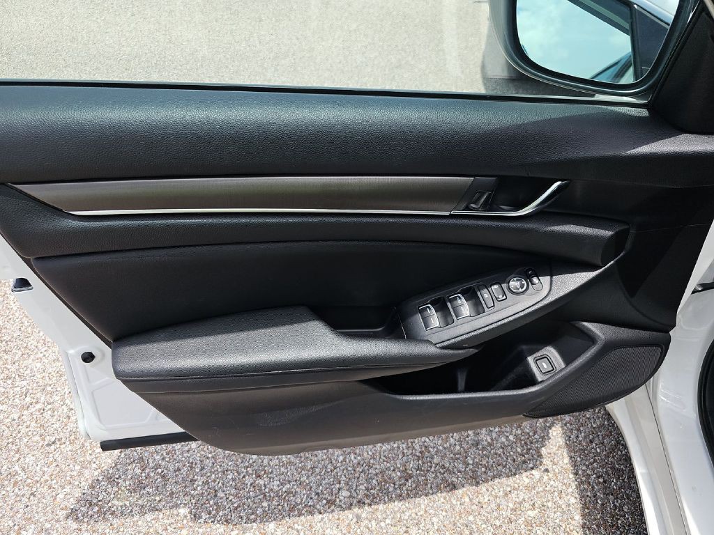 2020 Honda Accord Image 4