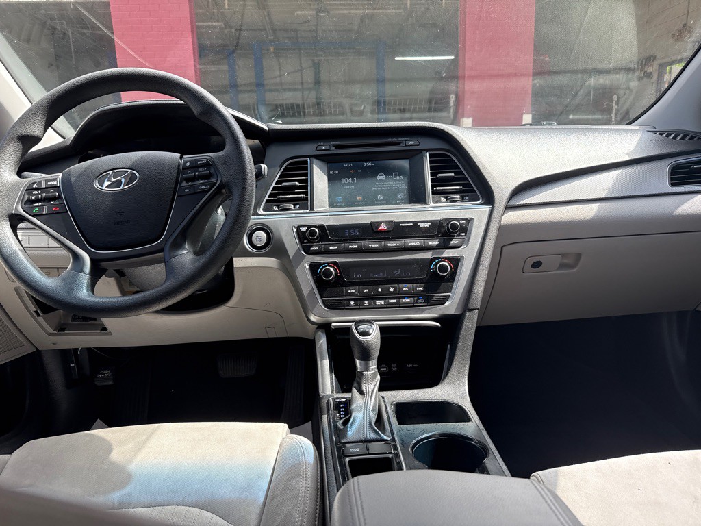 2017 Hyundai Sonata Image 10