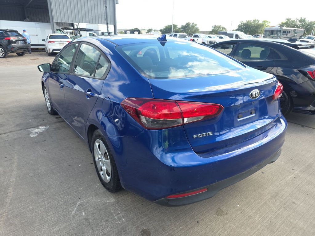 2017 Kia Forte Image 3